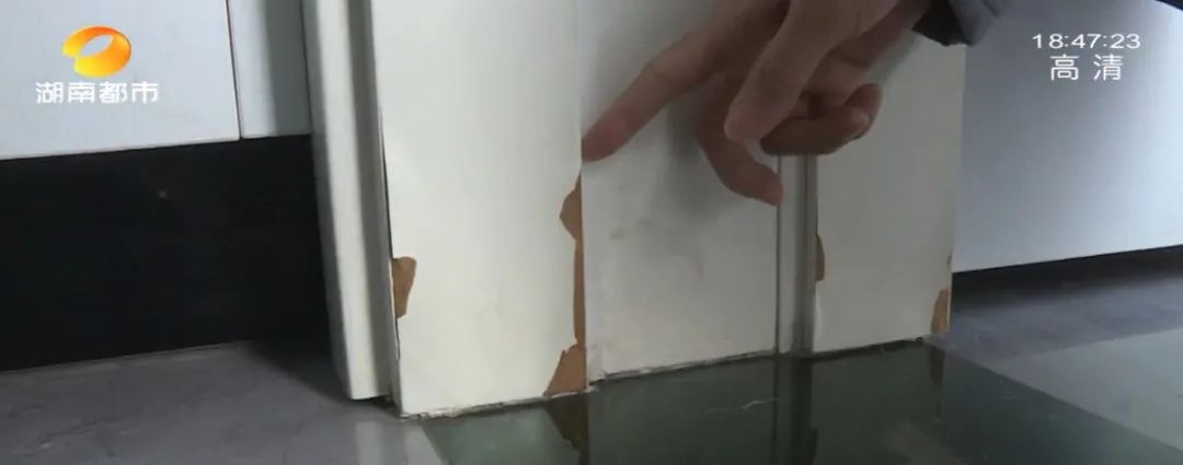 DƬ